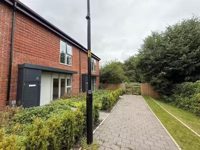 House for rent in Rossmore, Cheshire