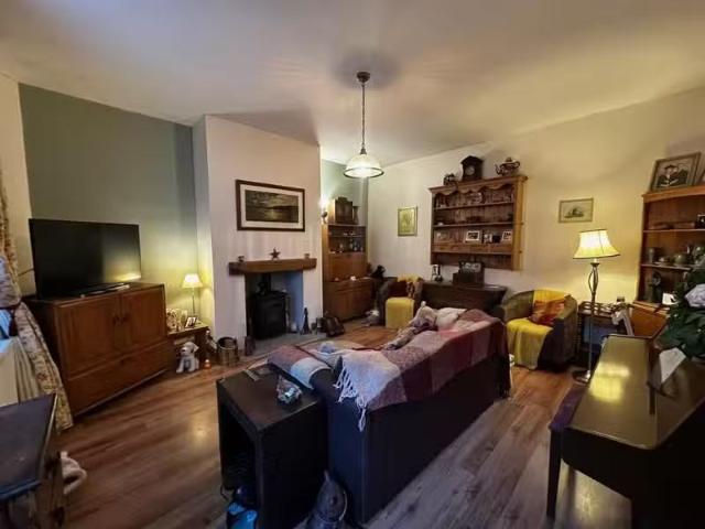 House for rent in Denholme, West Yorkshire