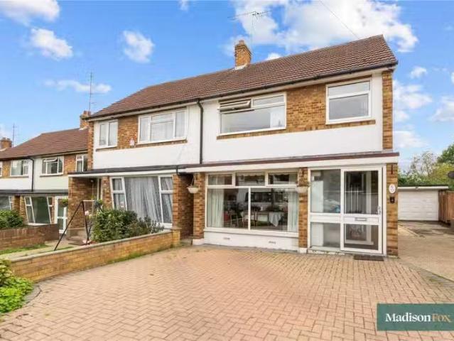 House for rent in Woodford, Greater London