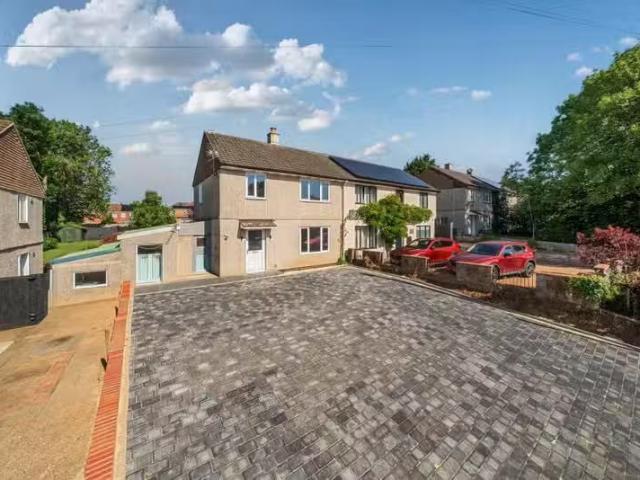 House for rent in Five Acres, Hertfordshire
