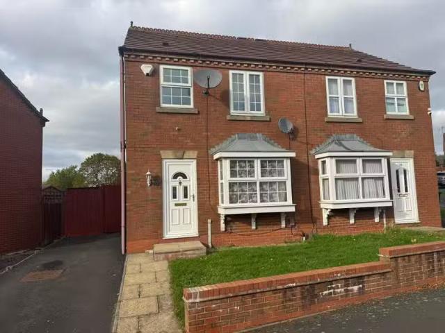 House for rent in Dixons Green, West Midlands