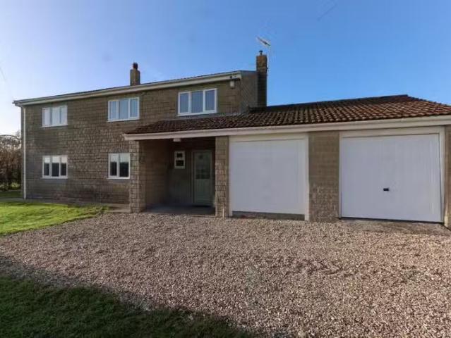 House for rent in Hewish, North Somerset