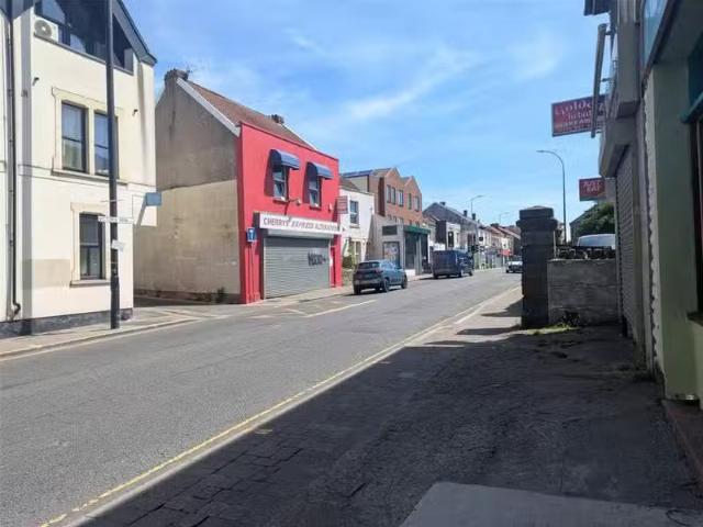Apartment for rent in Kingswood, School House