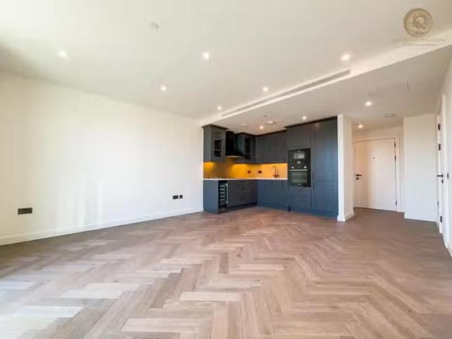 Apartment for rent in Lyons, Greater London