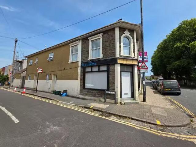 House for rent in Kingswood, School House