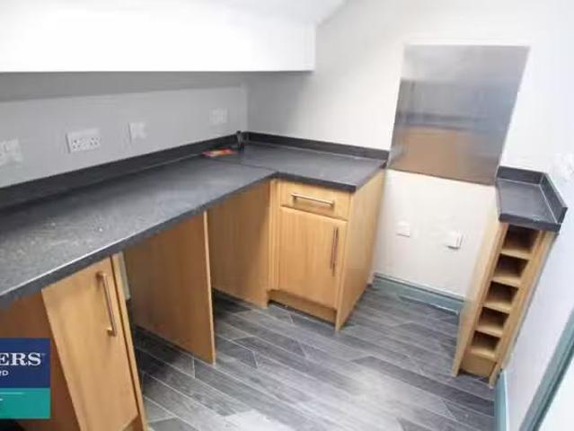 Apartment for rent in Thornbury, West Yorkshire