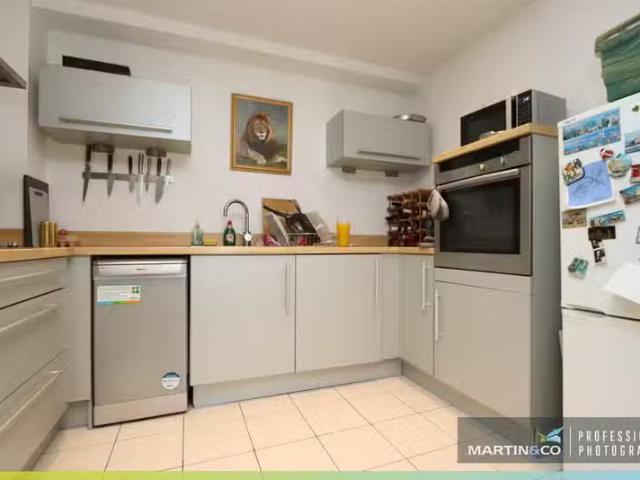 Apartment for rent in Ravenswood, Key Street