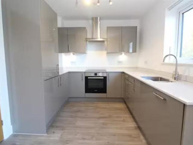 Apartment for rent in St Albans, Five Acres