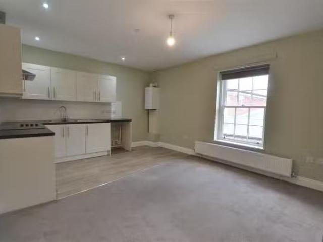 Apartment for rent in Lyons, Greater London