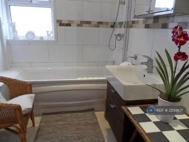 House for rent in Prinsted, Littlecote