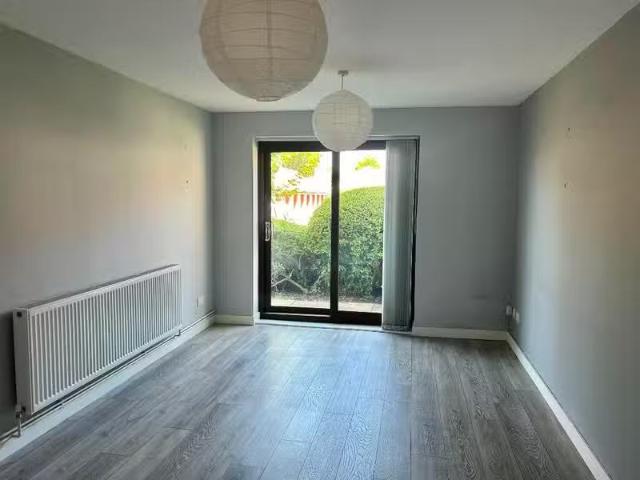 House for rent in Kingswood, School House