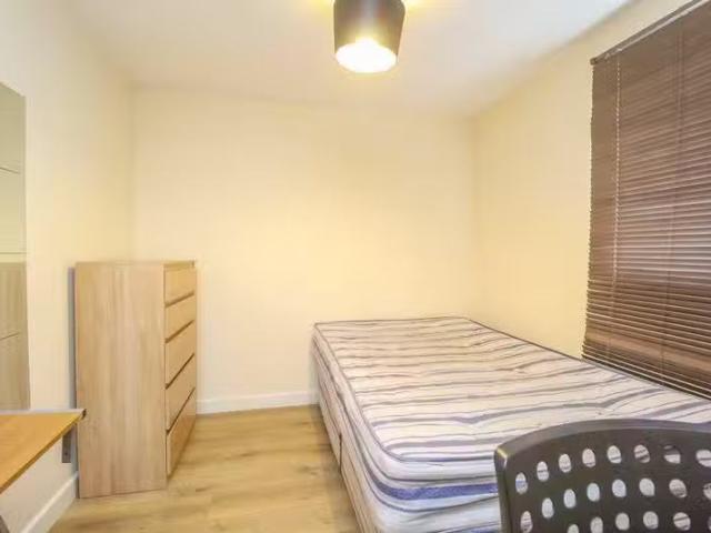 House for rent in Brook Street, Bourne Vale