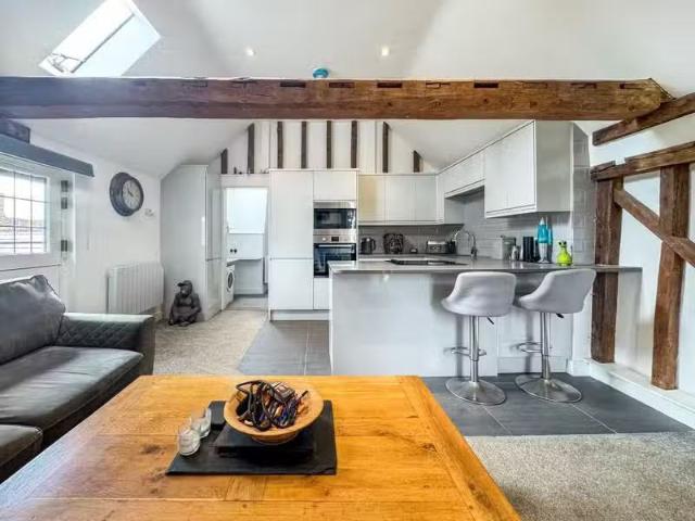 House for rent in Navestock Side, Essex