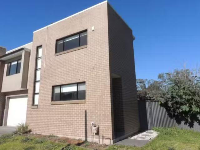House for rent in Glenmore Park, Sydney