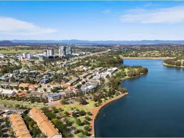 Apartment for rent in Sydney Olympic Park, Sydney