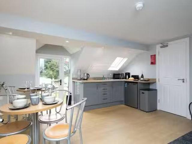 Apartment for rent in Llaniestyn, Wales