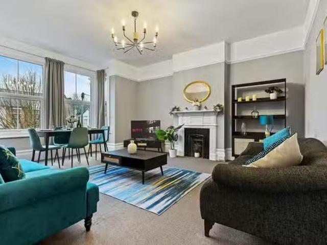 Apartment for rent in Bellenden, Greater London