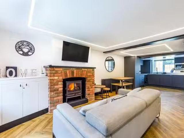 Apartment for rent in Five Acres, Hertfordshire