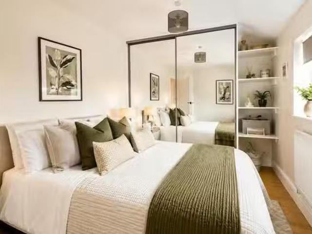 Apartment for rent in Napsbury Park, Five Acres