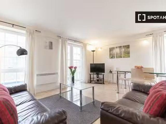Apartment for rent in Woodcote, Epsom