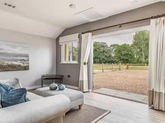 Apartment for rent in Littlecote, West Sussex