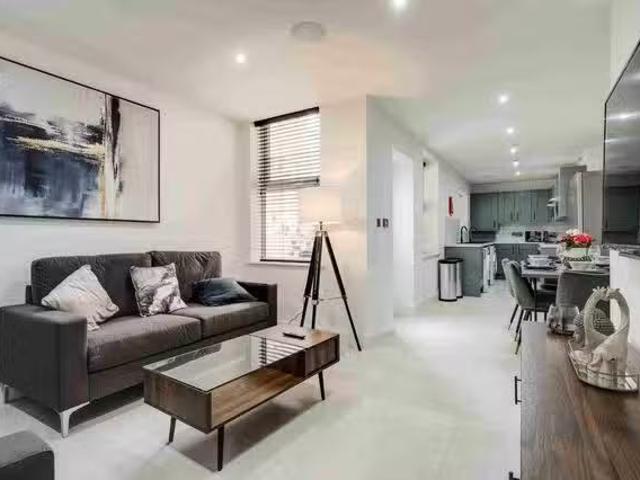 Apartment for rent in Kensington, Calderstones
