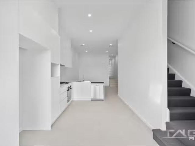 Condo for rent in Sydney, New South Wales