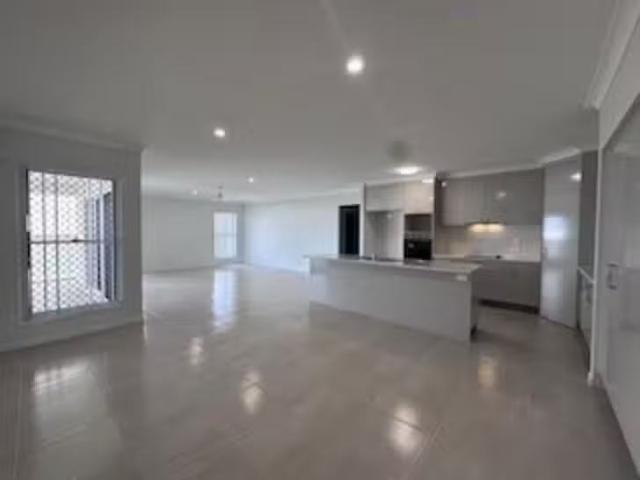 House for rent in Nikenbah, Queensland