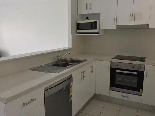 Apartment for rent in Manunda, Queensland