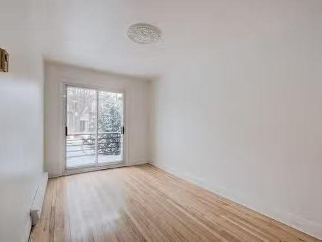 Apartment for rent in St. Leonard's, Quebec