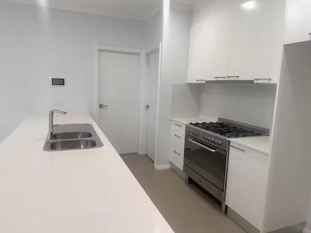 House for rent in Wollongong West, New South Wales