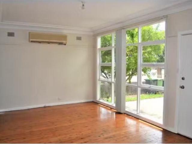 House for rent in Oxley Park, New South Wales