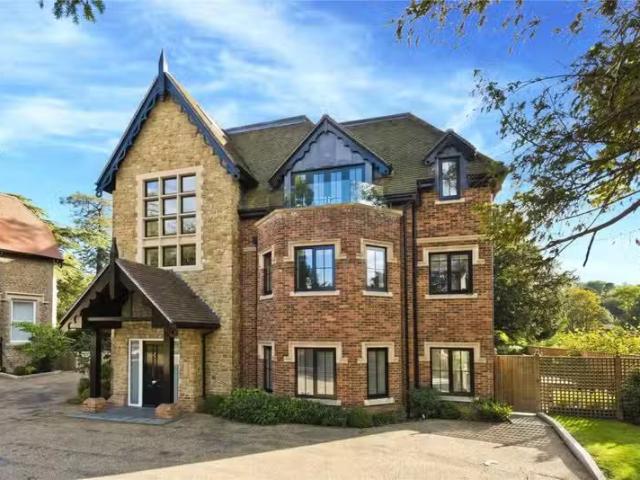 Apartment for rent in Westborough, Surrey