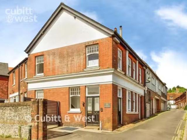 Apartment for rent in Iford, East Sussex