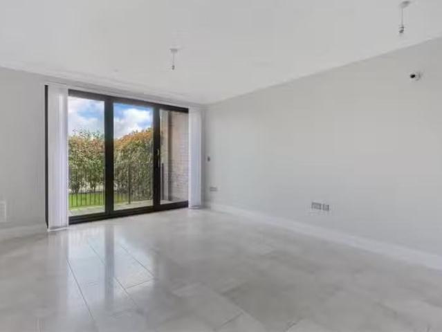 Apartment for rent in Hutton Henry, Station Town