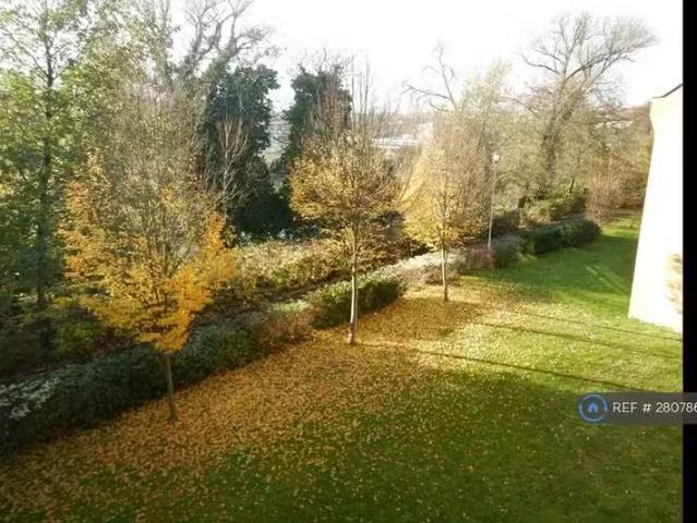 House for rent in Merrow, Guildford