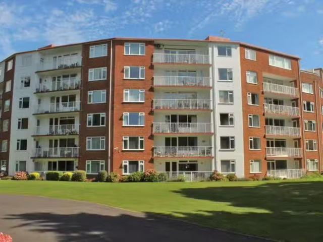 Apartment for rent in Branksome Park, Poole