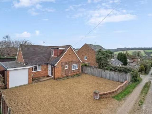 House for rent in Pouchen End, Hertfordshire