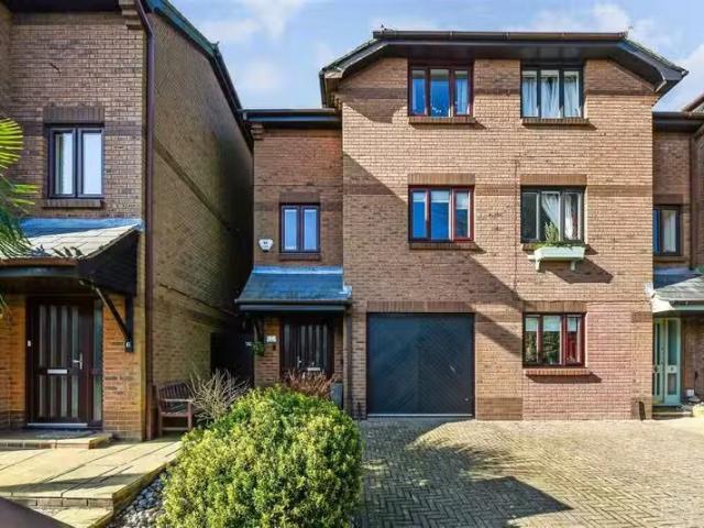 House for rent in Arundel, Clapham