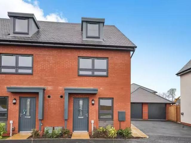 House for rent in Green Close, Warwickshire