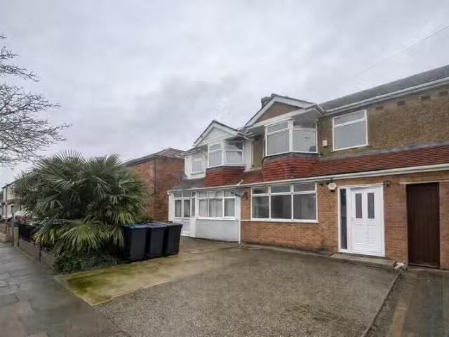 House for rent in Ponders End, Greater London