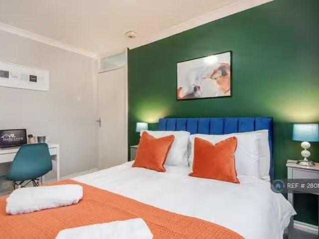 House for rent in Ponders End, Greater London