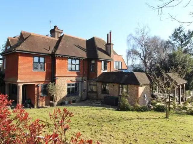 House for rent in Perryfields, West Sussex
