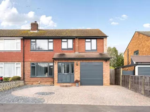 House for rent in Row Town, Surrey