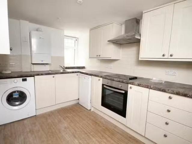Apartment for rent in Perryfields, West Sussex