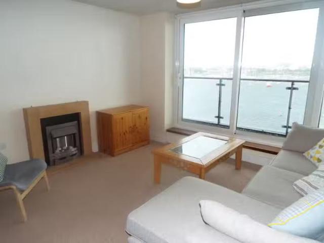 Apartment for rent in Upper Dovercourt, Dale Hill