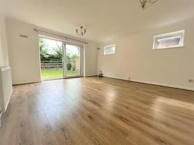 Apartment for rent in Ingatestone and Fryerning, Navestock Side