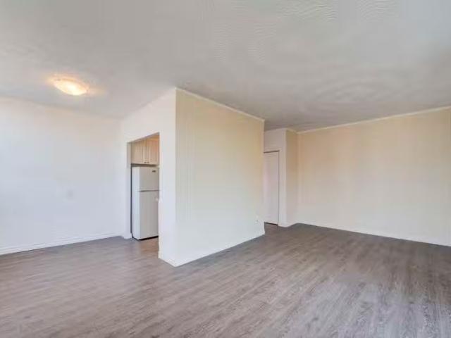 Condo for rent in Lawfield, Hamilton