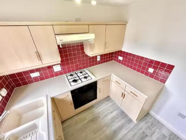 House for rent in Summerstown, Greater London