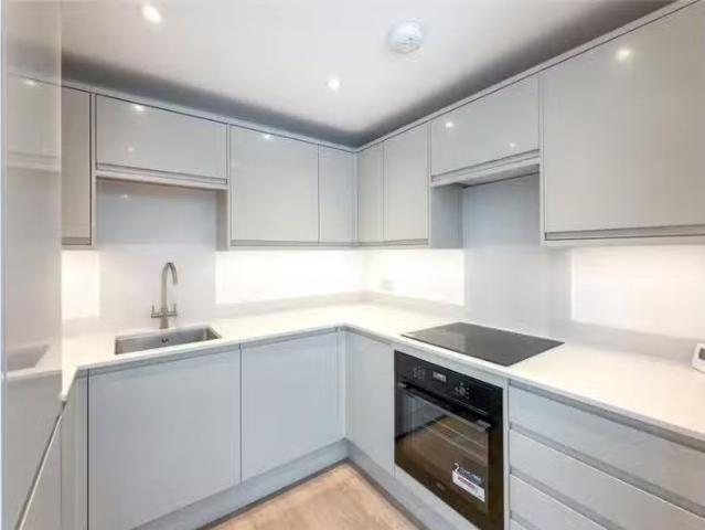 House for rent in Hatching Green, Five Acres